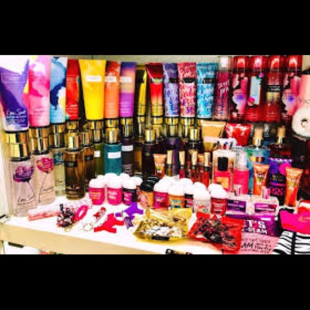 VICTORIA SECRET/ VS PINK MYSTERY BOX - Picture 2 of 5